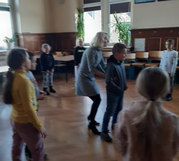 APTECZKI PIERWSZEJ POMOCY EMOCJONALNEJ