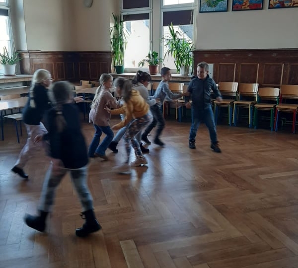 APTECZKI PIERWSZEJ POMOCY EMOCJONALNEJ